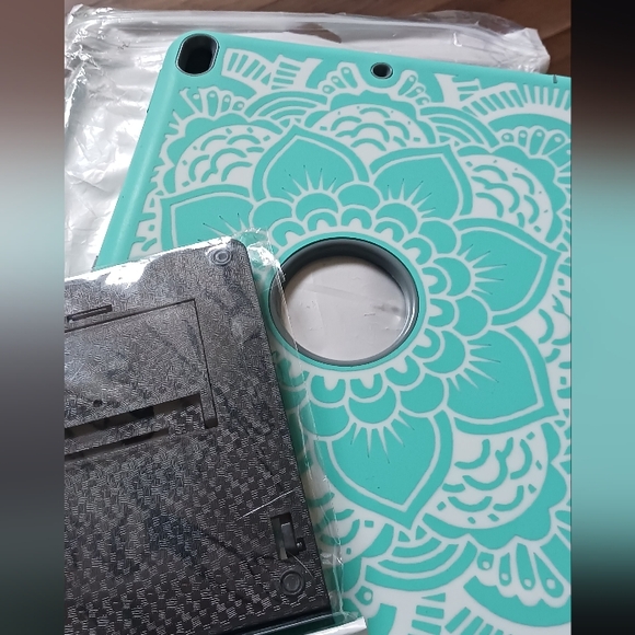 Pixiu Ipad Pro 10.5" Highly Defensive Case Heavy Rubberized.Adjustable Stand - Picture 2 of 6